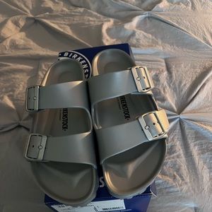Birkenstock Silver Women’s Arizona EVA slide sandal. Size 38 US 7.